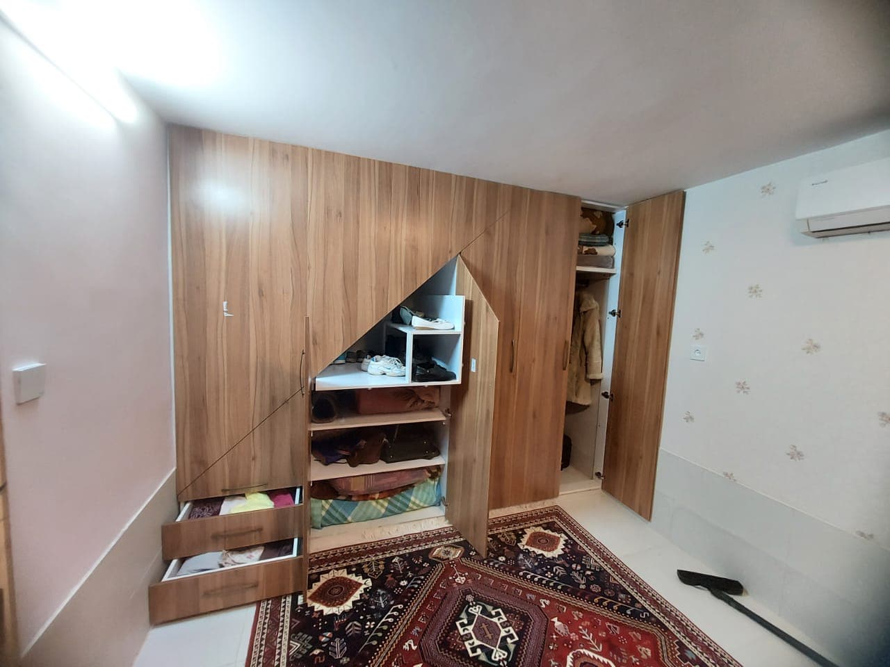 FITTED FURNITURE